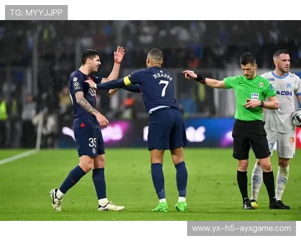 姆巴佩巧妙倒三角配合完成制胜进球