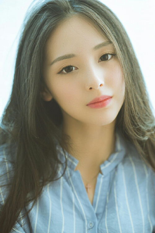 AYX GAME-女篮新秀海外试训归来，技战术提升显著，国外女篮