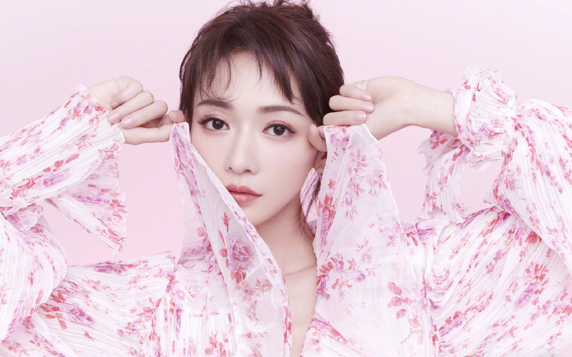 AYX官网-德甲顶级对决：攻势与防守的精彩交缠，德甲榜首大战