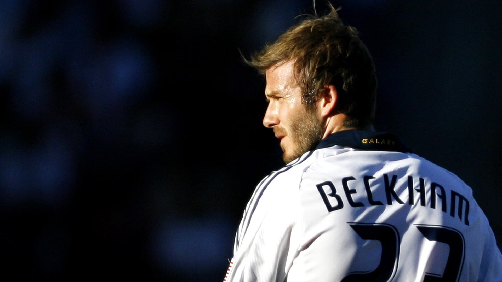 爱游戏平台-湖人组织新赛季誓师大会全员参与氛围热烈，湖人新人