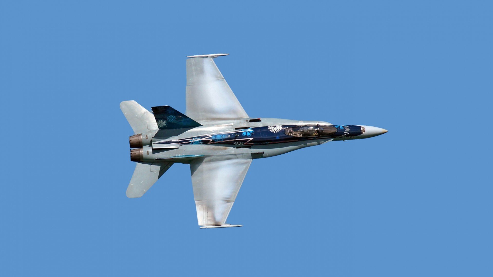 爱游戏体育-热火锋线球员通过拉伸训练保持身体柔韧性，热火前锋